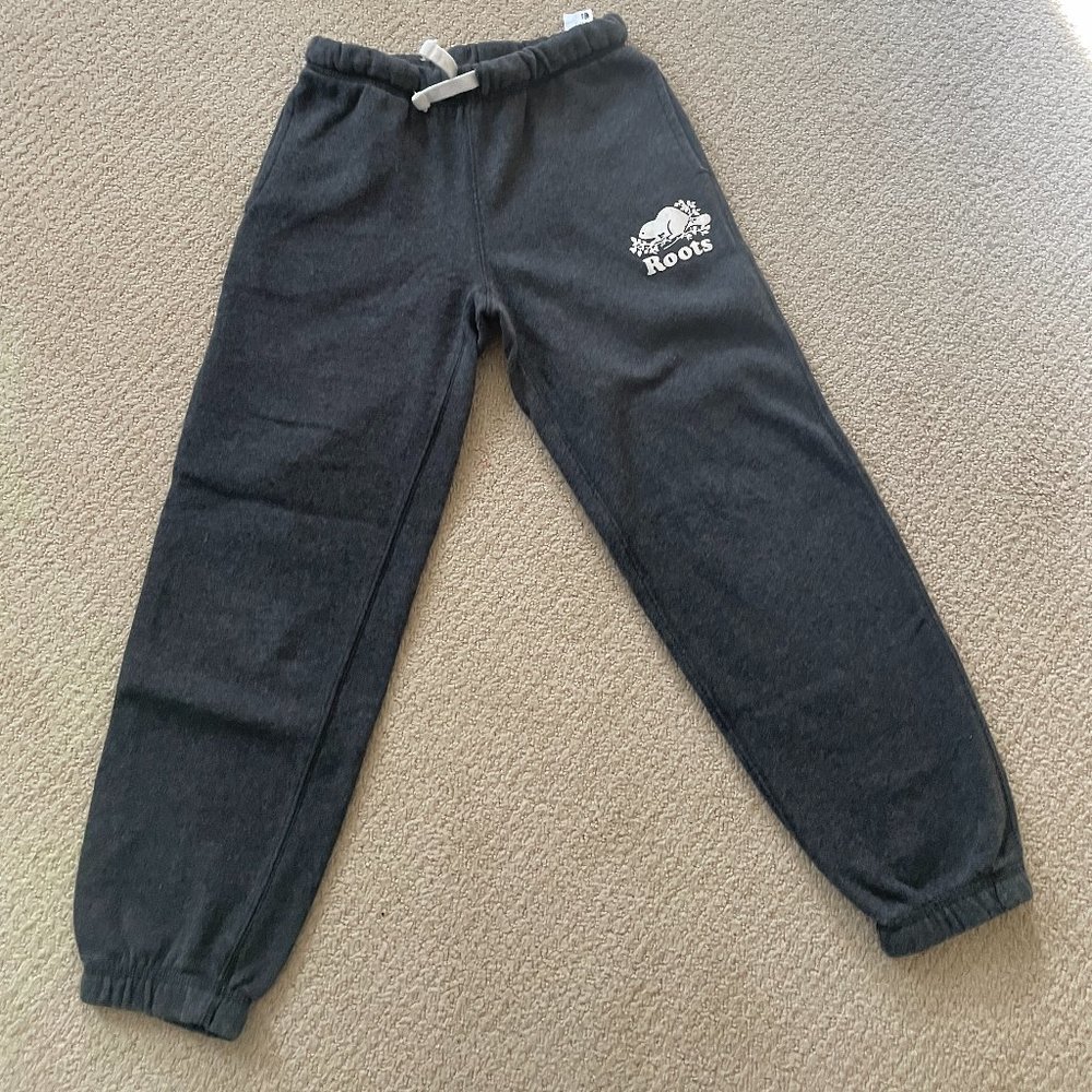 Roots Kid's Sweatpants / Joggers - Size small, 8